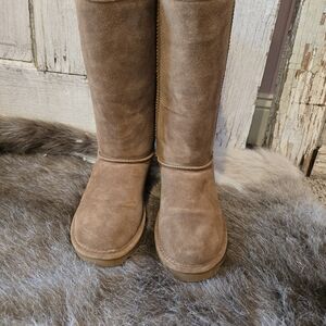 Bearpaw Brand New Tan Suede Tall Boots